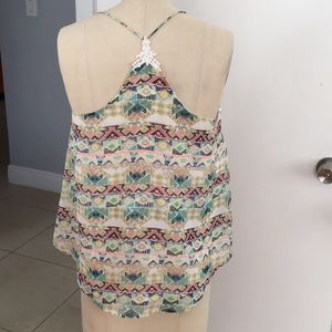 ☀️4/$20 Cute top Sz S Breezy and comfortable